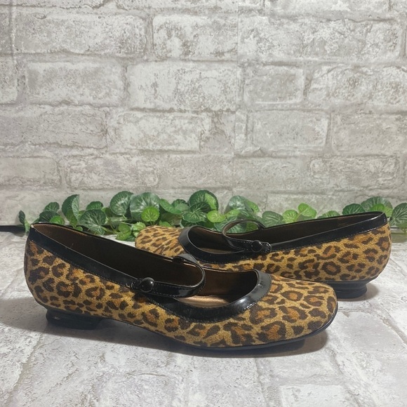 Naturalizer Leopard Print Women’s small heels Size‎ 9M - Picture 1 of 9
